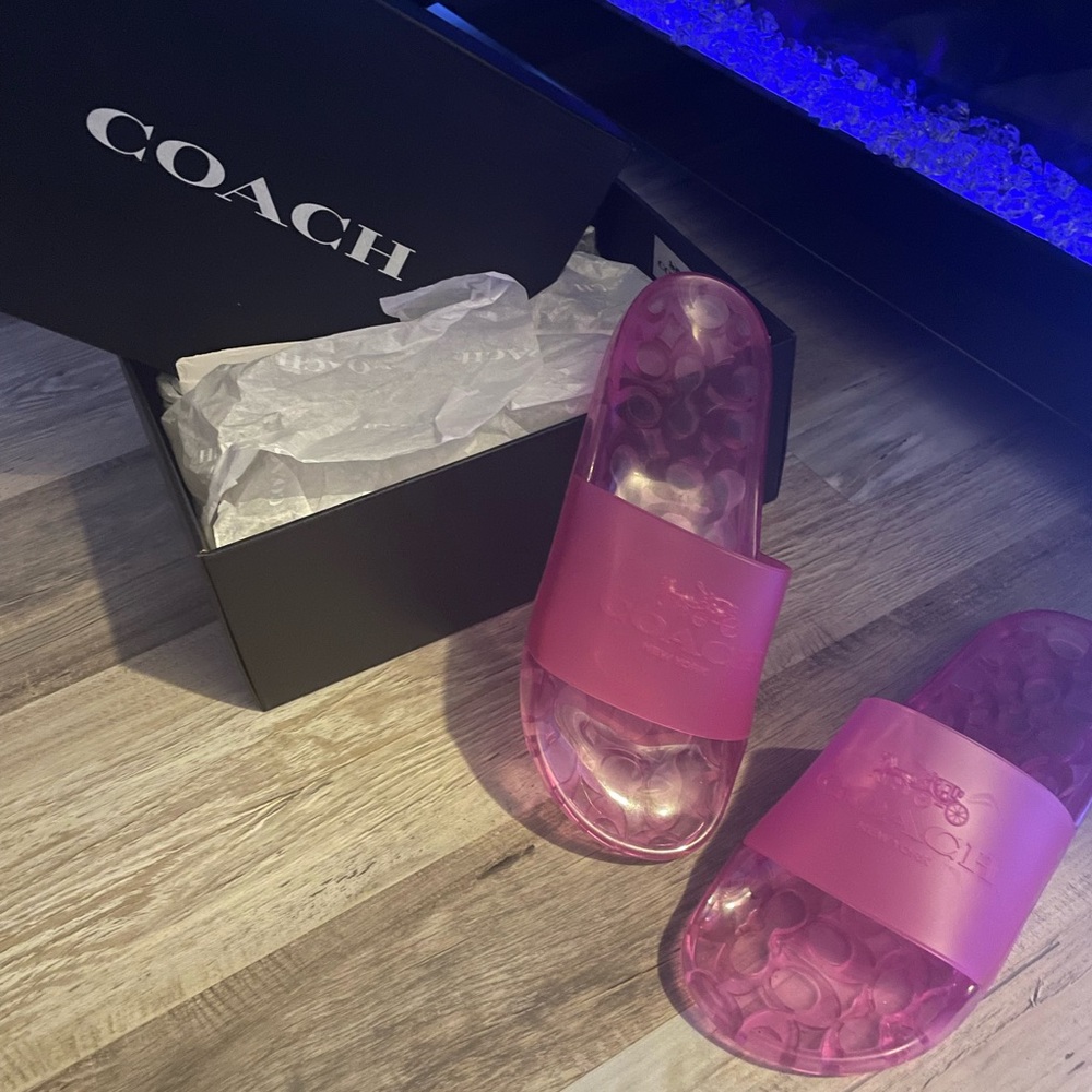 Coach slides, hot pink 💖 size: 9, barely worn.